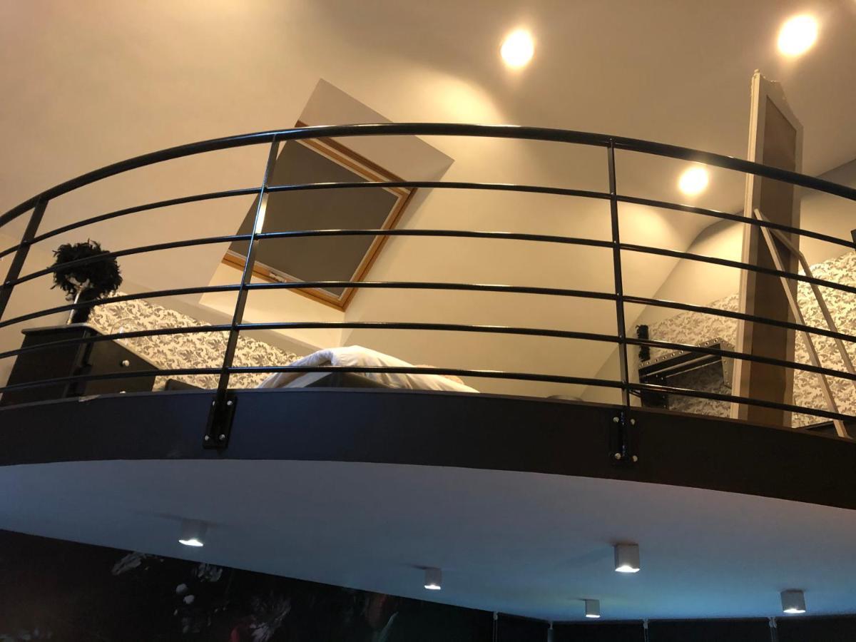 Loft D Isa Avec Wifi Netflix Apartment Gesves Exterior photo